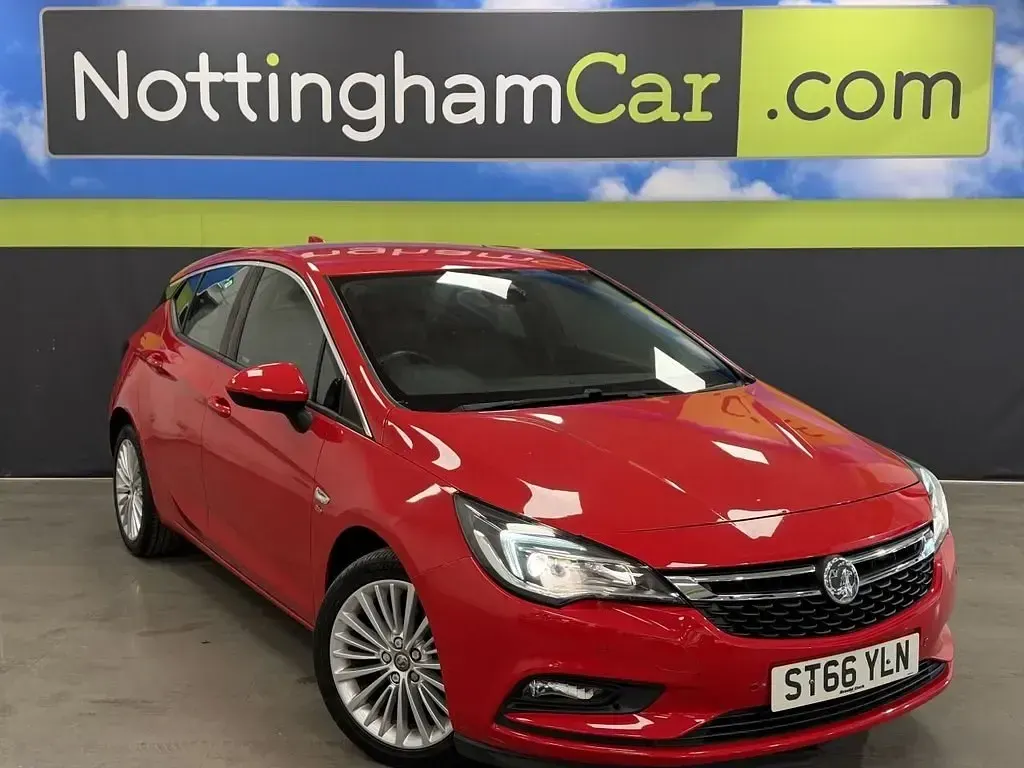 Gebraucht Vauxhall Astra Elite 110 PS (80 kW) 2016 Rot Kleinwagen