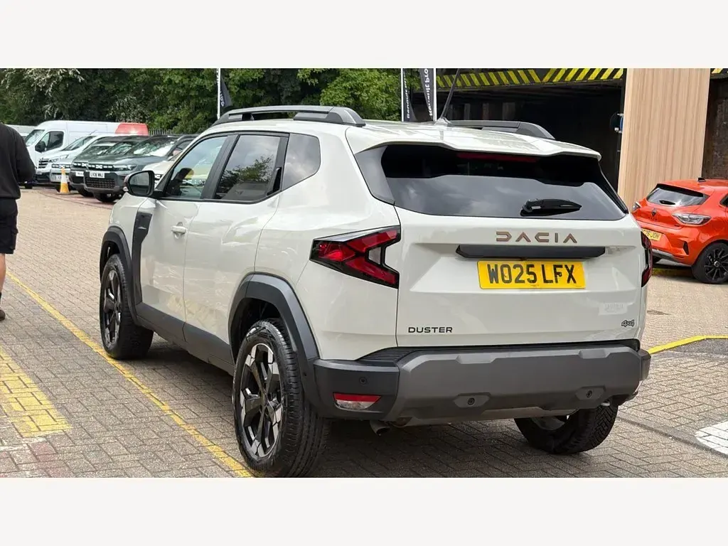 Käytetty Dacia Duster Extreme 130 HP (95 kW) 2025 Peessi Katumaasturi