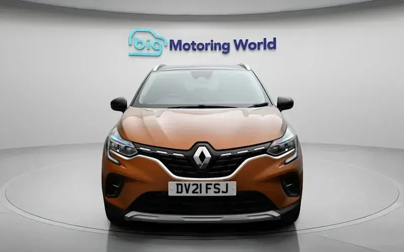 Used Renault Captur Version S 91 HP (66 kW) 2021 Orange/black SUV
