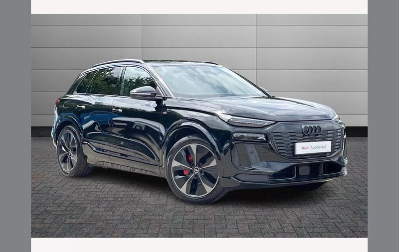 Black New 2025 Audi Q6 e-tron Advanced SUV | £69,150 (Good price) - Image 1/4