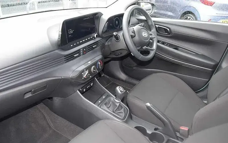 Used Hyundai i20 Advanced 101 HP (74 kW) 2024 Green Hatchback