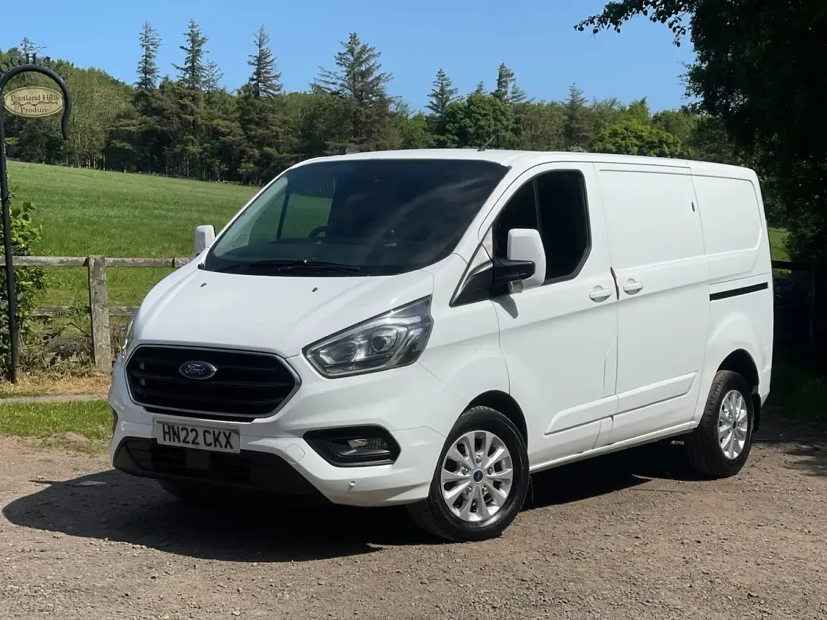 Used Ford Transit Custom Limited 130 HP (95 kW) 2022 White Van