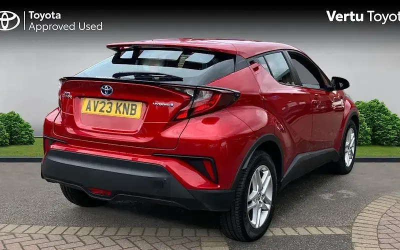 Used Toyota C-HR 122 HP (89 kW) 2023 Red SUV