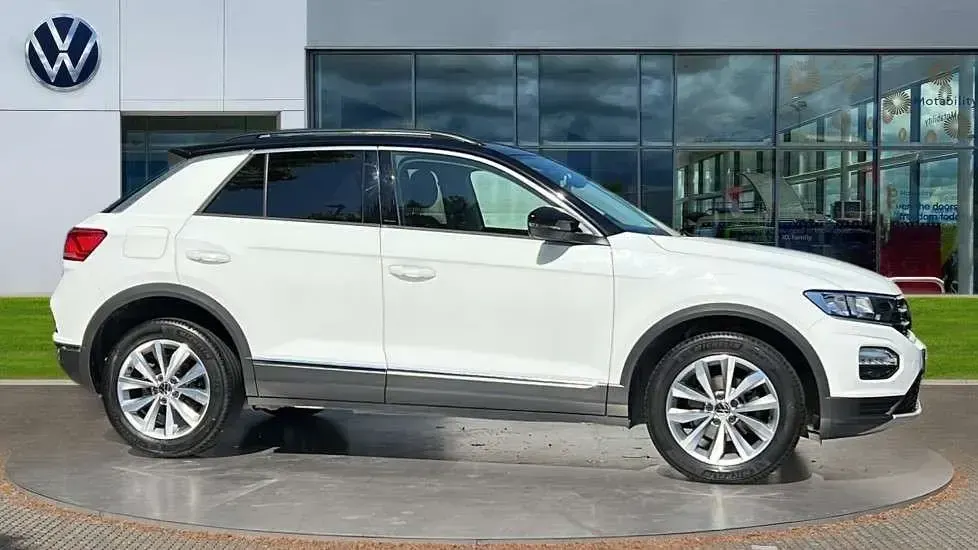 Begagnad VW T-Roc Design 110 HK (80 kW) 2021 Vit SUV