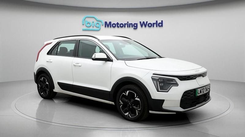 Used Kia Niro 150 kW (204 HP) 2023 White SUV