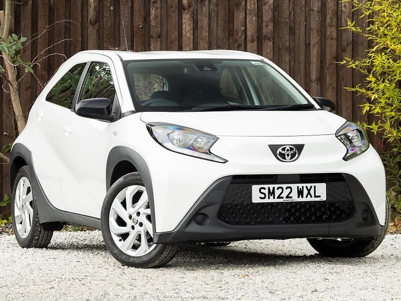 White Used 2022 Toyota Aygo X PURE SUV | £12,698 - Image 1/4