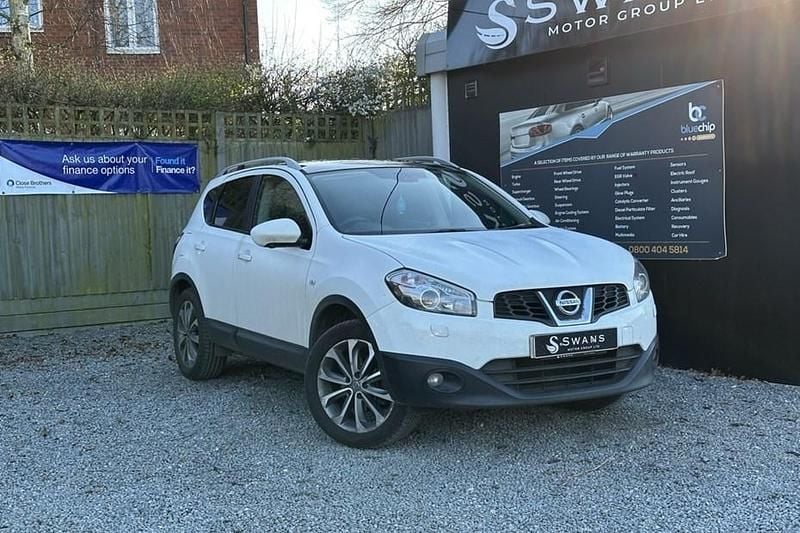Used Nissan Qashqai Tekna 117 HP (86 kW) 2012 White SUV