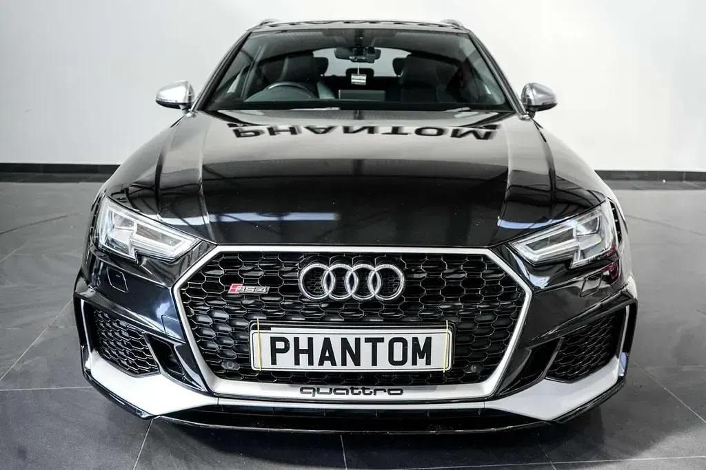 Usado Audi RS4 Design 450 HP (330 kW) 2018 Preto Carrinha