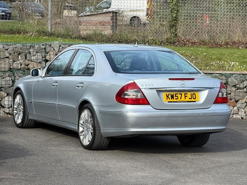 Used Mercedes E220 Avantgarde 2008 Iridium silver metallic Sedan
