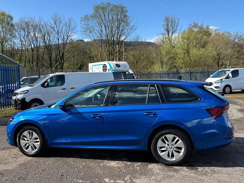 Used Skoda Octavia SE 116 HP (85 kW) 2022 Blue Estate