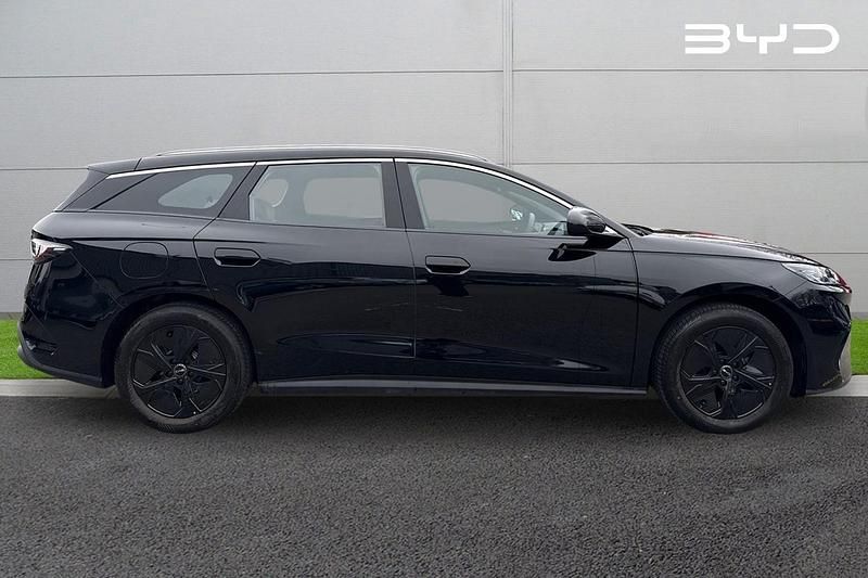 Used BYD Seal Boost 184 HP (135 kW) 2025 Black Estate