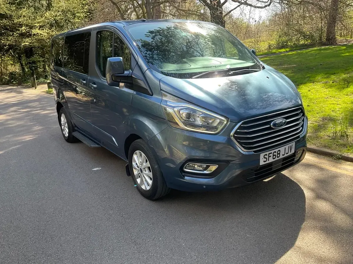 Used Ford Tourneo Titanium 130 HP (95 kW) 2018 Blue MPV