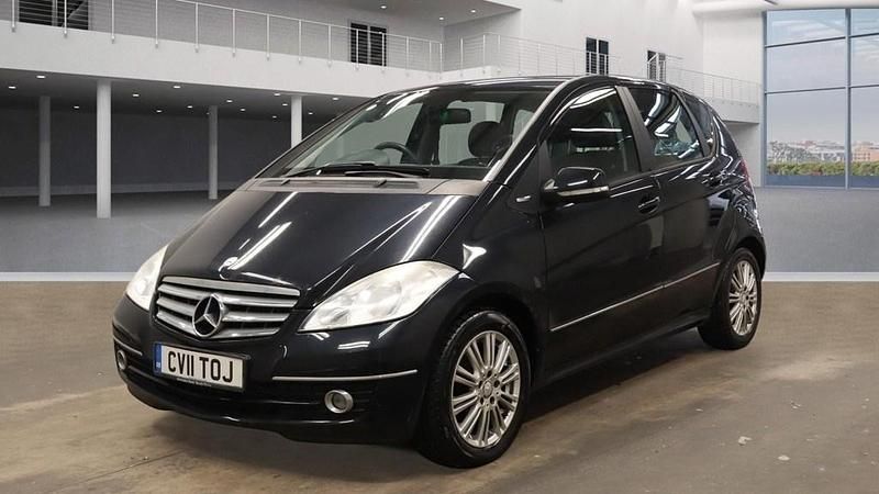 Used Mercedes A160 Elegance 82 HP (60 kW) 2011 Black Hatchback