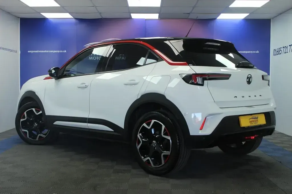 Used Vauxhall Mokka SRi 100 HP (73 kW) 2021 White SUV