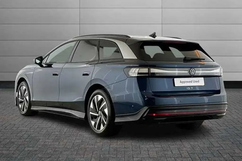 Used VW ID.7 Pro 210 kW (286 HP) 2025 Aquamarine blue Estate