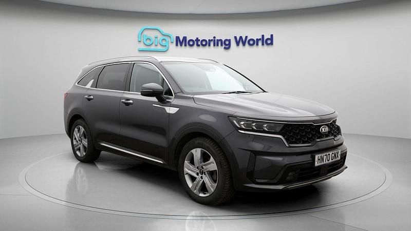 Grey Used 2020 Kia Sorento SUV | £23,800 (Fair price) - Image 1/4