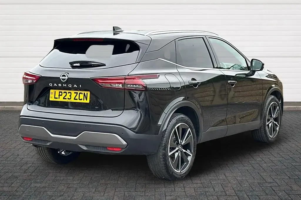 Used Nissan Qashqai S 140 HP (102 kW) 2023 Black SUV