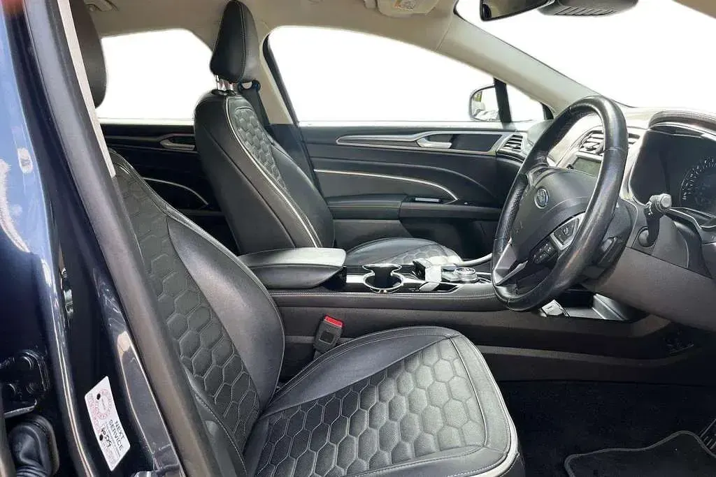 Used Ford Mondeo Vignale 2019 Blue Hatchback