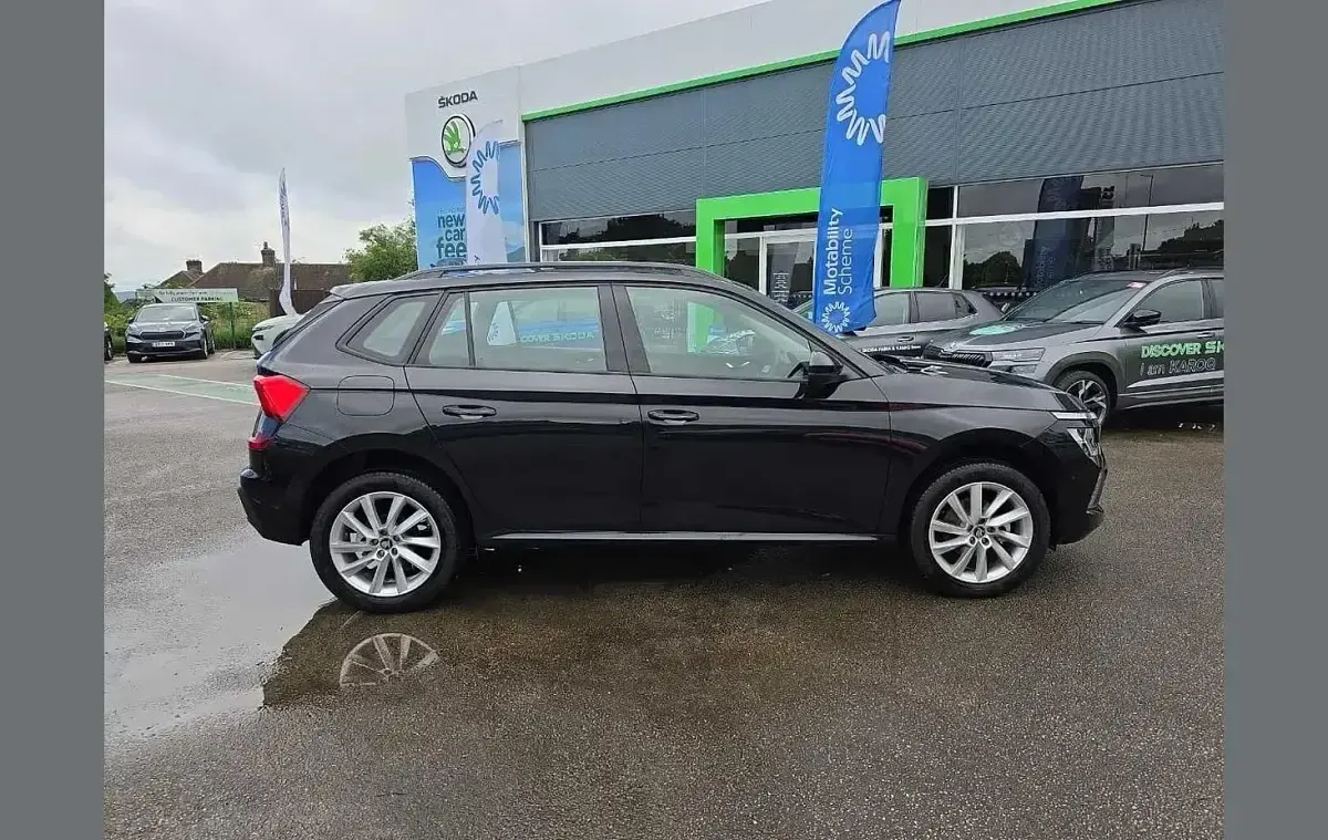 Used Skoda Kamiq SE 115 HP (84 kW) 2025 Black magic pearl effect SUV