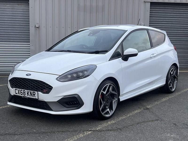 Used Ford Fiesta ST 200 HP (147 kW) 2018 White Hatchback