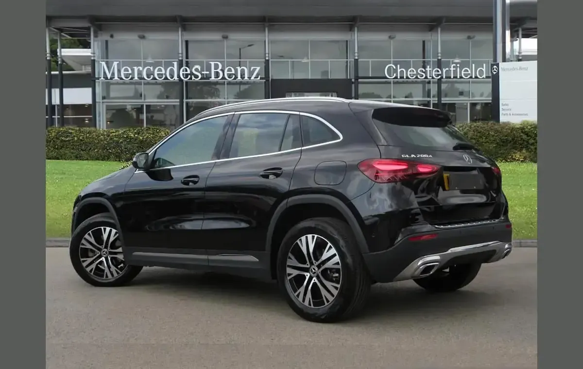 Used Mercedes GLA200 Executive 147 HP (108 kW) 2026 Black SUV