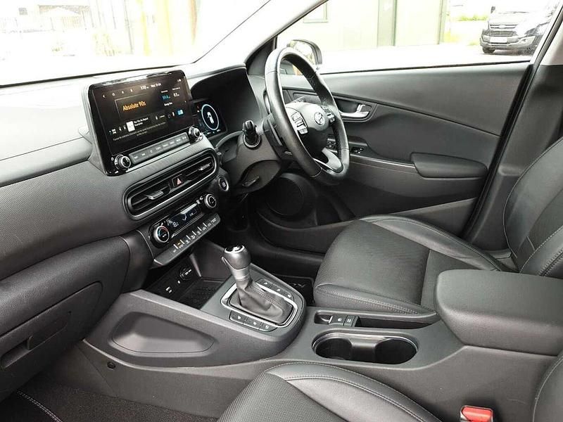 Used Hyundai Kona Ultimate 141 HP (103 kW) 2023 White SUV