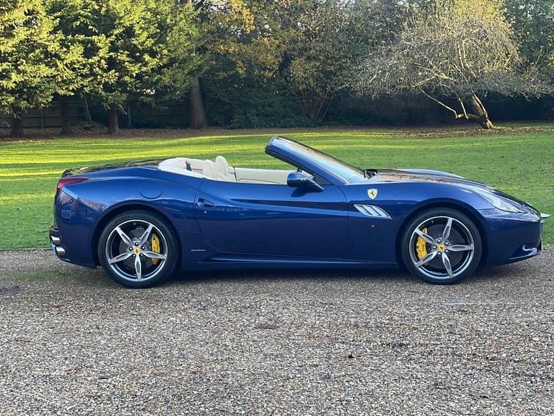 Used Ferrari California 490 HP (360 kW) 2014 Blue Cabriolet