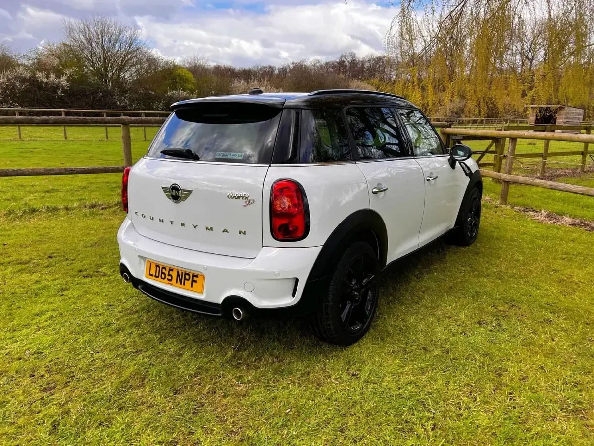 Used Mini Cooper SD 2015 White Hatchback
