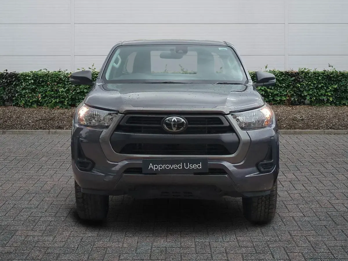 New Toyota HiLux Active 204 HP (150 kW) 2026 Grey Pickup