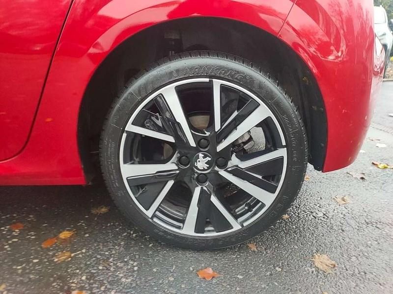 Used Peugeot 208 Allure Premium 101 HP (74 kW) 2020 Red Hatchback