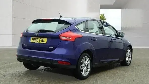 Used Ford Focus Zetec 2016 Blue Hatchback