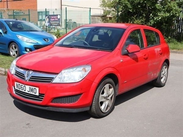 Red Used 2010 Vauxhall Astra Active Hatchback | £1,050 (Super price) - Image 1/1