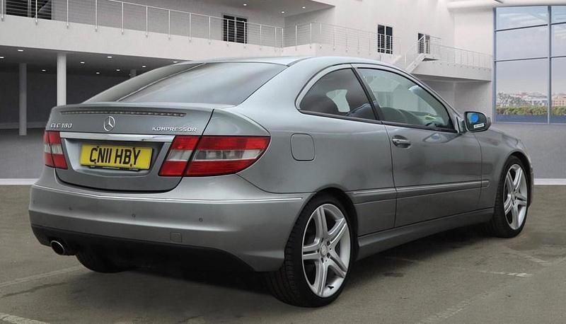 Begagnad Mercedes CLC180 2011 Silver Halvkombi