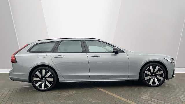 New Volvo V90 Plus 345 HP (253 kW) 2026 Estate