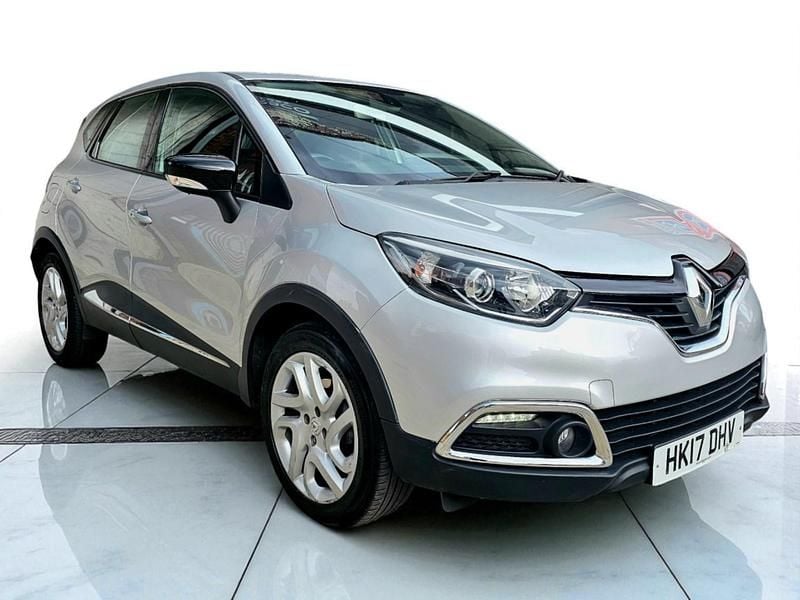 Silver Used 2017 Renault Captur Dynamique SUV | £6,495 (Good price) - Image 1/4