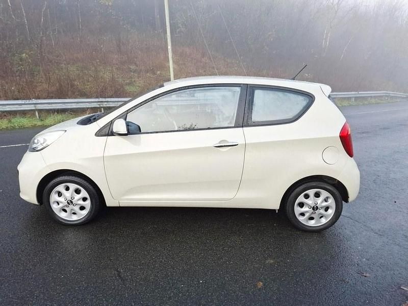 Used Kia Picanto 84 HP (61 kW) 2012 Beige Hatchback