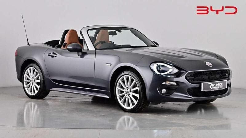 Steel grey Used 2016 Fiat 124 Spider Lusso Plus Cabriolet | £12,949 (Fair price) - Image 1/4
