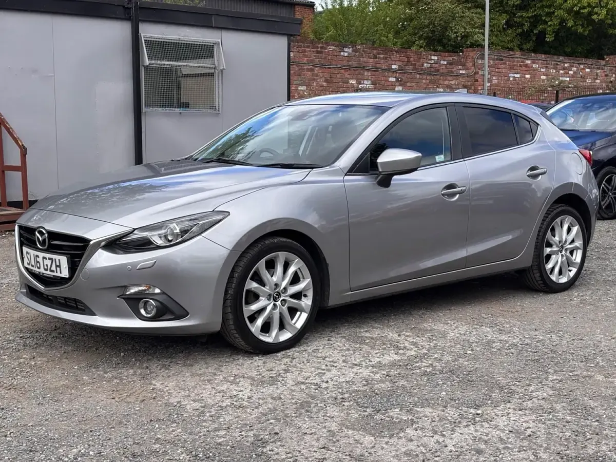 Usado Mazda 3 Inclusive 150 CV (110 kW) 2016 Plateado Utilitario