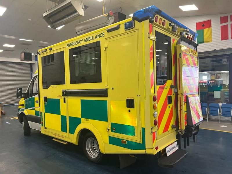 Used Mercedes Sprinter 190 HP (139 kW) 2015 Yellow Van