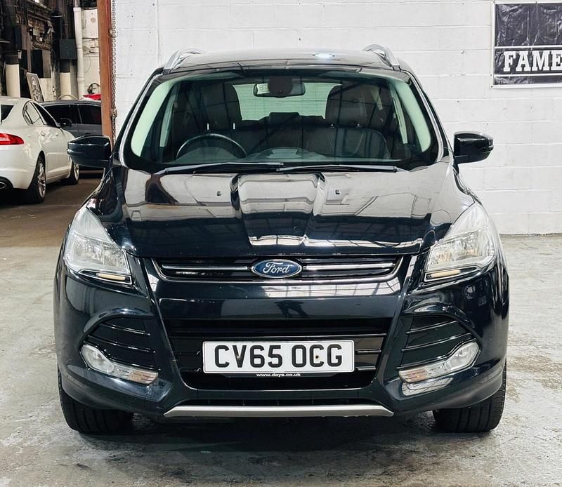 Used Ford Kuga Titanium 180 HP (132 kW) 2015 Black SUV