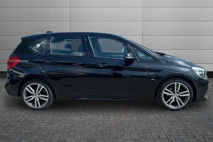 Used BMW 218 M Sport 140 HP (102 kW) 2019 Black sapphire Hatchback