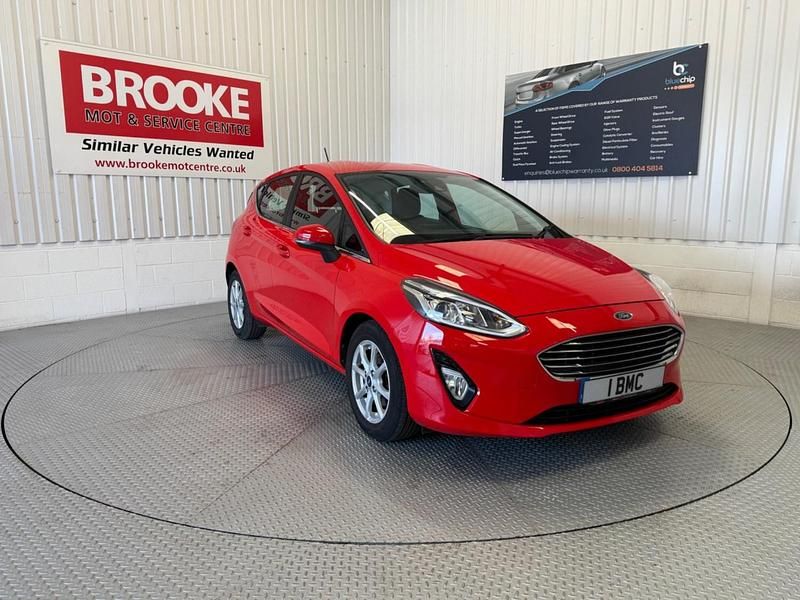 Red Used 2018 Ford Fiesta Zetec Hatchback | £7,990 (Fair price) - Image 1/2