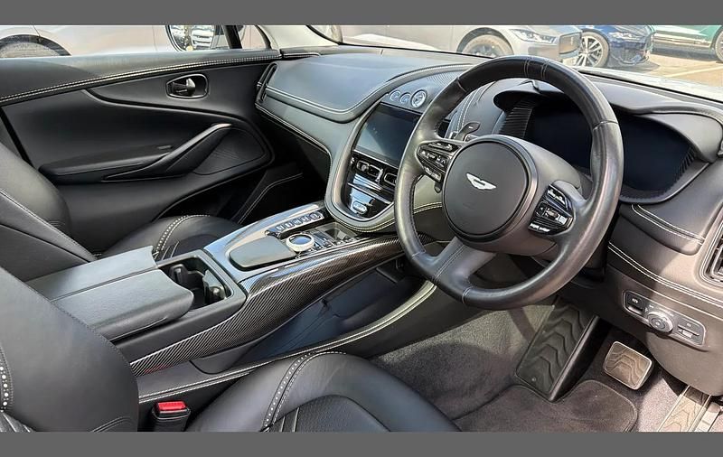 Used Aston Martin DBX 550 HP (404 kW) 2020 White SUV