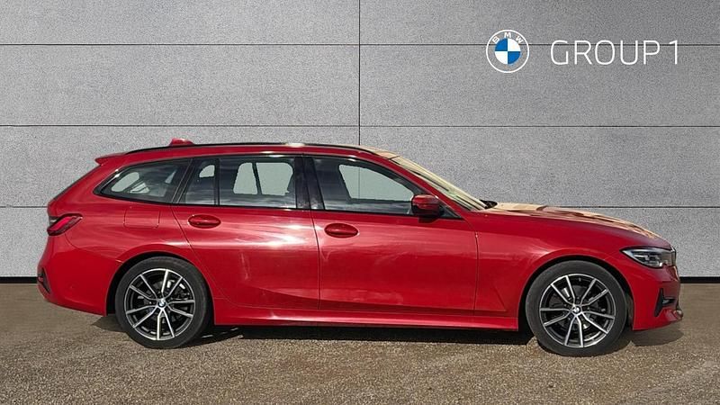 Used BMW 320 Sport Line 184 HP (135 kW) 2020 Red Estate