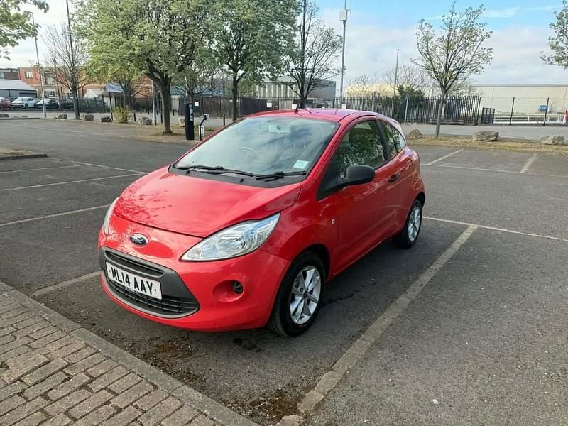 Usado Ford Ka Studio 69 HP (50 kW) 2014 Vermelho Citadino