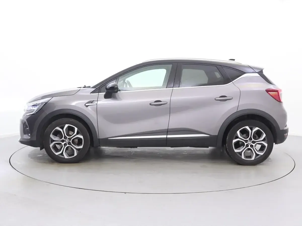 Używany Renault Captur Techno 143 KM (105 kW) 2023 Szary SUV