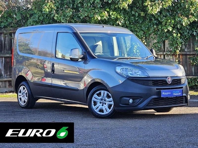 Used Fiat Doblò 95 HP (69 kW) 2017 Grey MPV