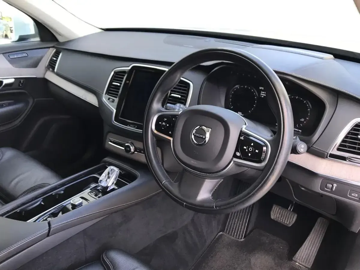 Used Volvo XC90 Inscription 247 HP (181 kW) 2022 White SUV