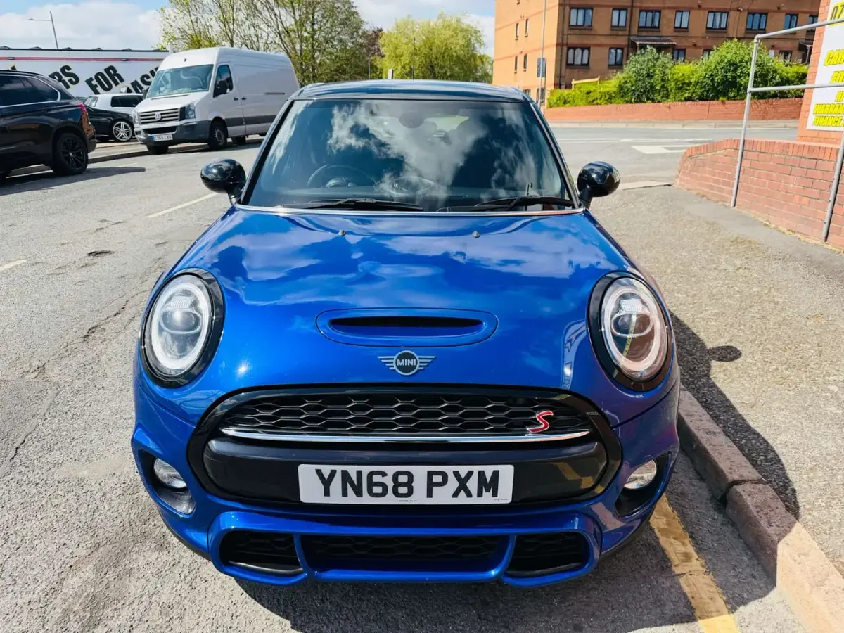 Begagnad Mini Cooper S Hatch 2018 Blå Halvkombi