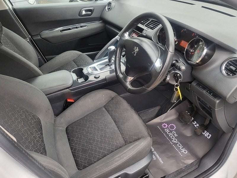 Used Peugeot 3008 Active 115 HP (84 kW) 2015 White Estate